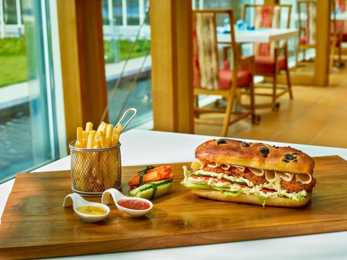 O By Tamara, Trivandrum Thiruvananthapuram Zewnętrze zdjęcie A chicken sub