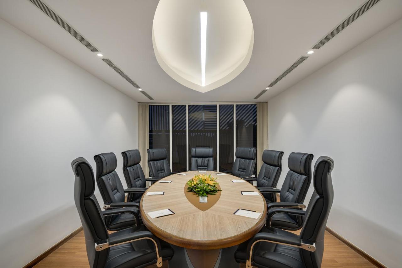 O By Tamara, Trivandrum Thiruvananthapuram Zewnętrze zdjęcie Boardroom at the headquarters of the National Stock Exchange of India